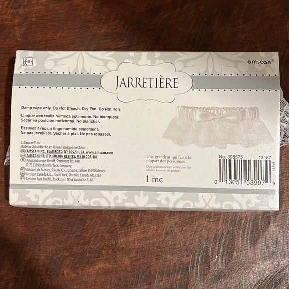 NWOT Bridal garter - Picture 4 of 5